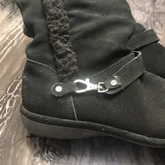 Lands End nice winter shoes 🖤. Size 6.5 - Picture 2 of 5